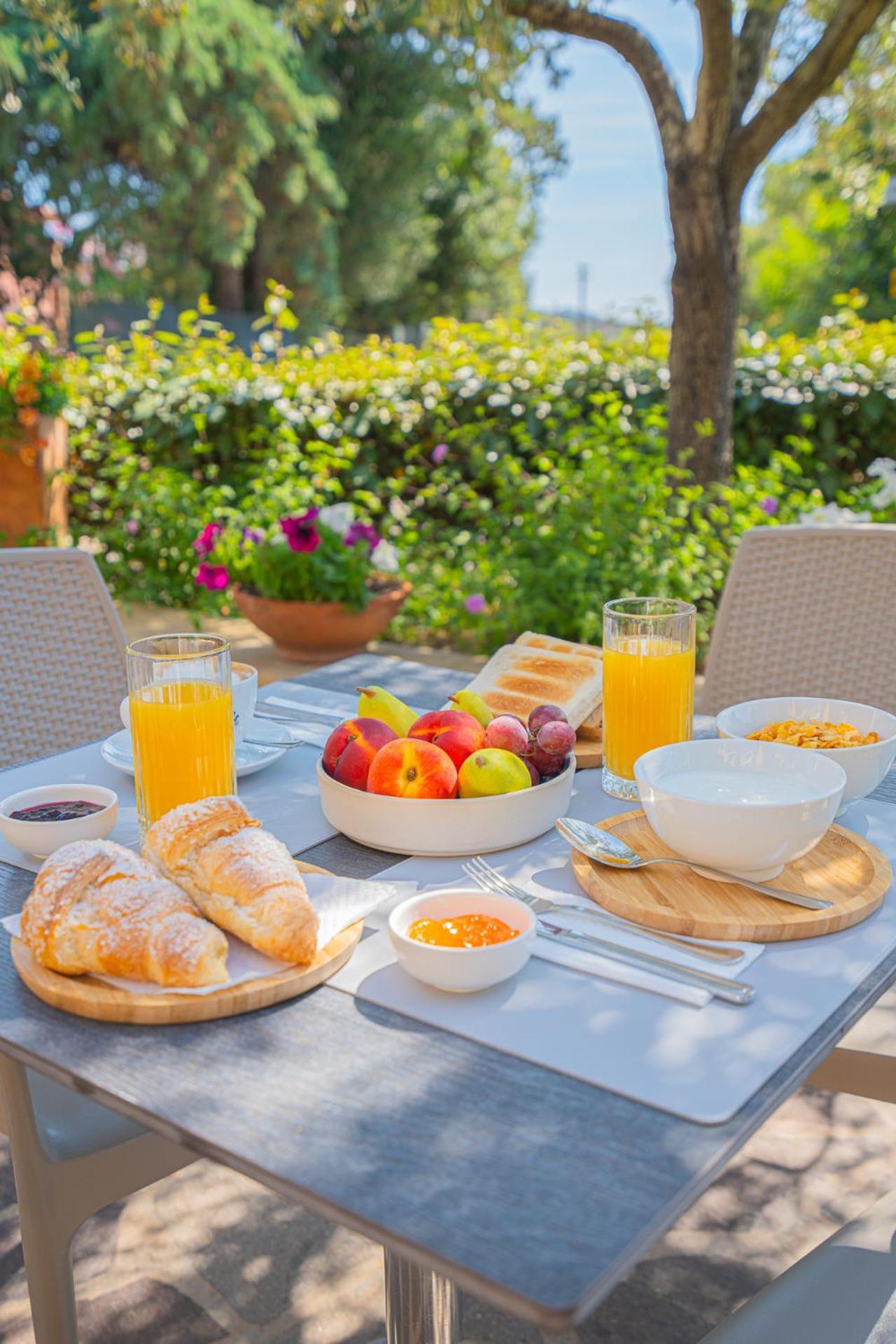 Hotel Lu Pitrali 산테오도로 외부 사진