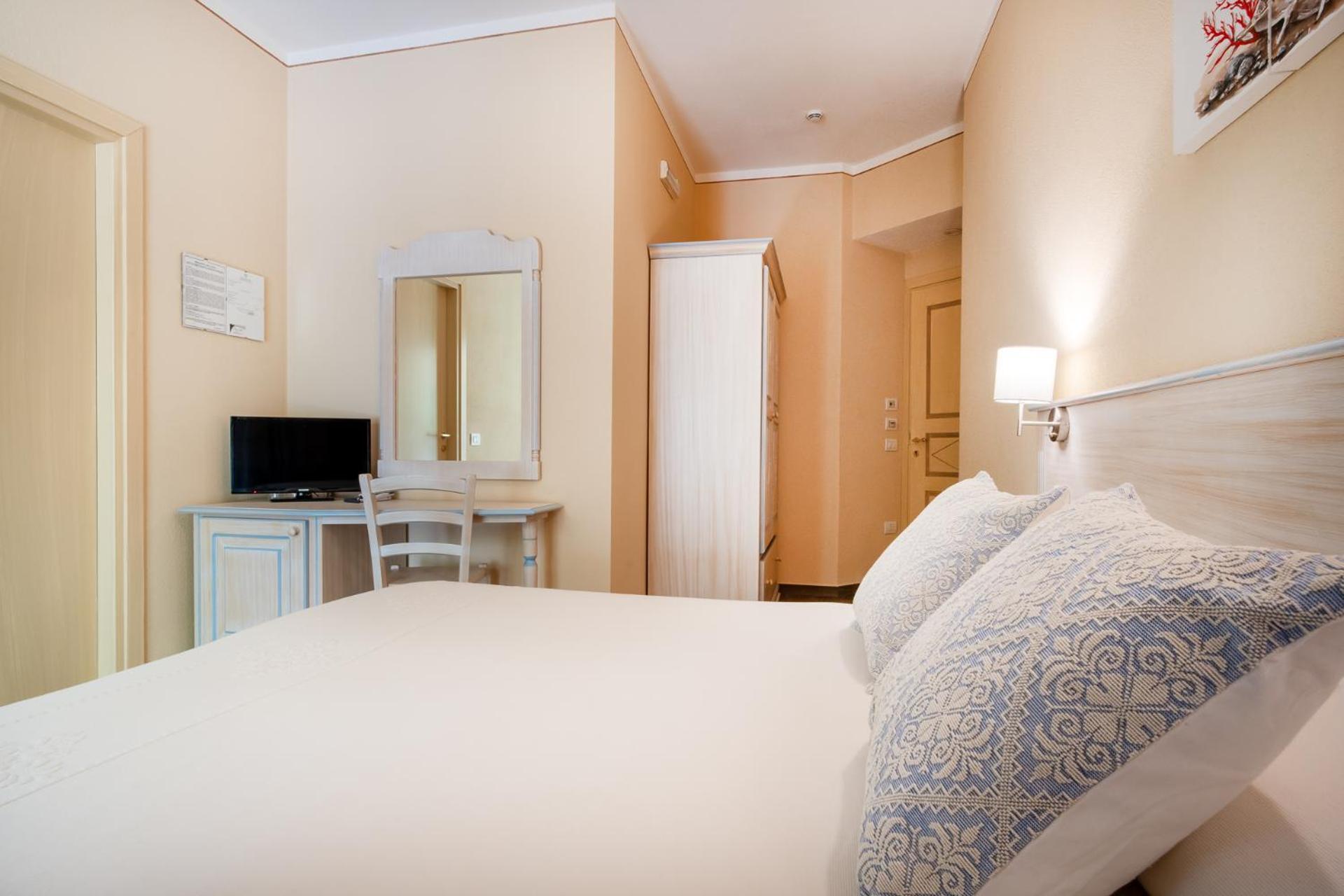 Hotel Lu Pitrali 산테오도로 외부 사진