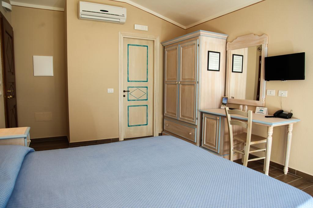 Hotel Lu Pitrali 산테오도로 외부 사진